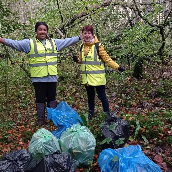 #2minutebeachcleangower #2minutebeachclean #teamseas #gower Surpris…