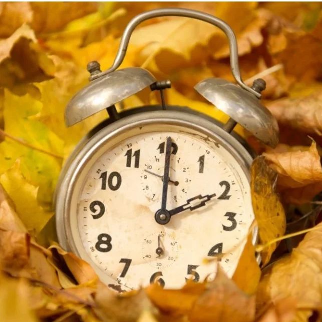 Don’t forget the clocks turn back an hour tonight!