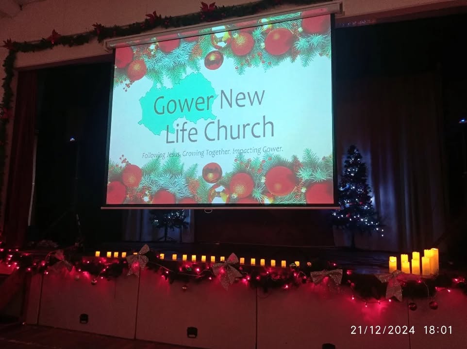 We had a wonderful time last night at our Community Carol Service.